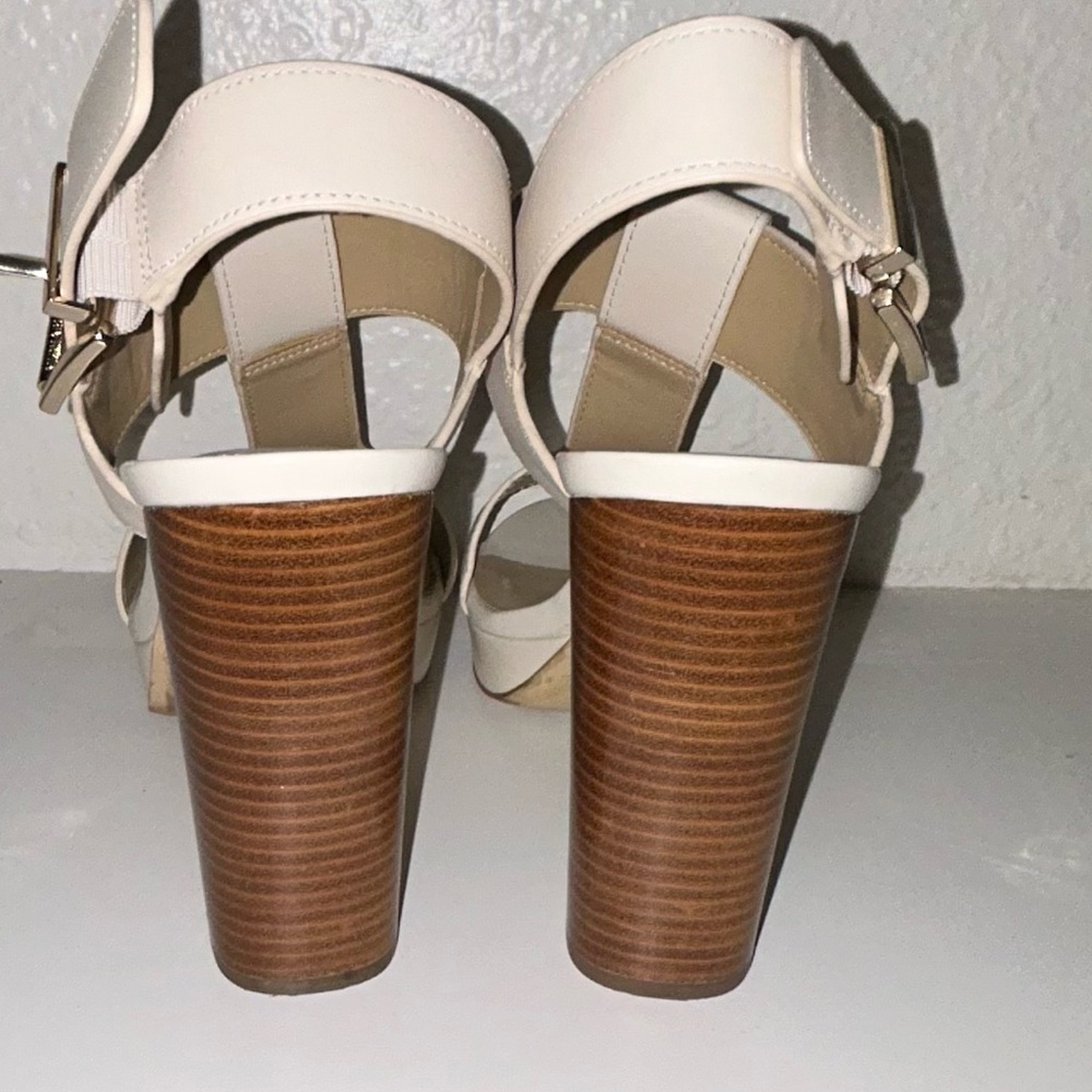 Michael Kors Becker T Strap cream,tan, brown 
Elegant Cream Block Heel Sandals - Picture 10 of 12